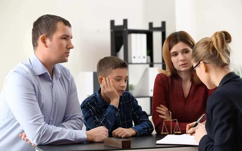 Dozór kuratora – kluczowe informacje na czym polega ta forma nadzoru