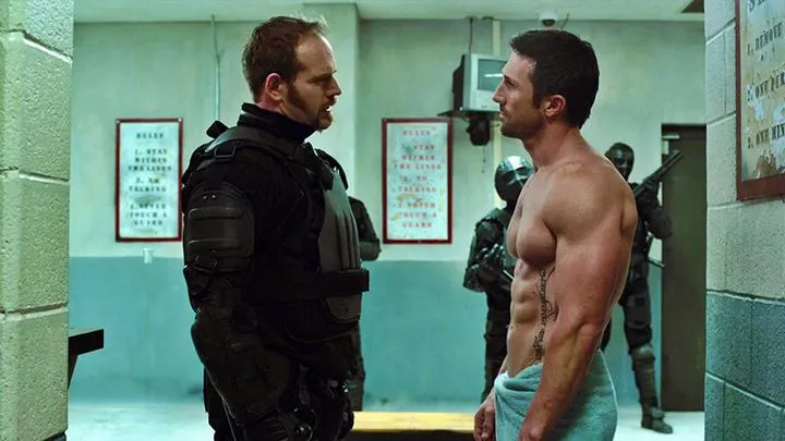 Gdzie obejrzeć pasjonującą historię "Więzienie w ogniu"?