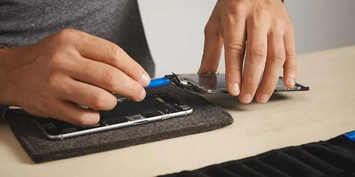 Jak upewnić się, czy twój telefon nie jest na podsłuchu policji?