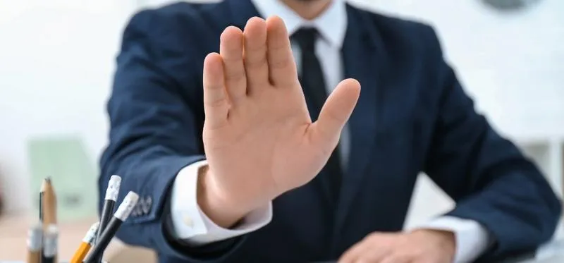 Kiedy można odmówić składania zeznań na policji? Przewodnik dla świadków