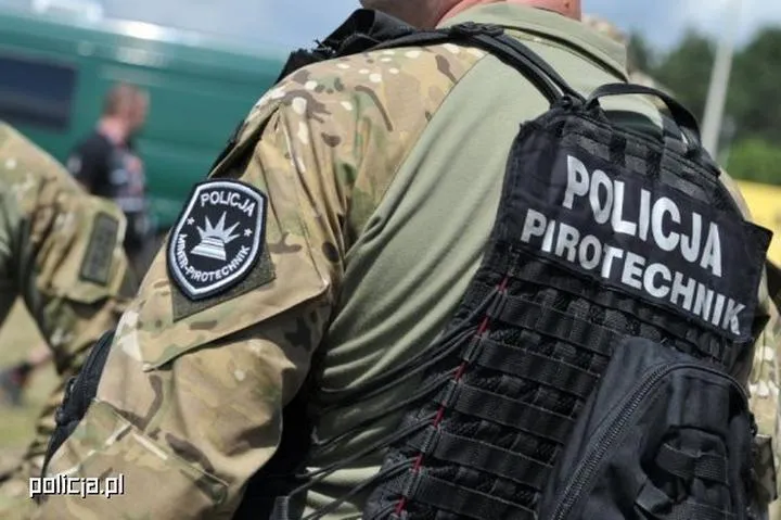 Zarobki pirotechnika w policji – czy warto wybrać tę ścieżkę kariery?