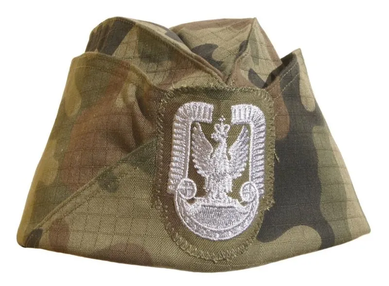 Furażerka policyjna stylizacja